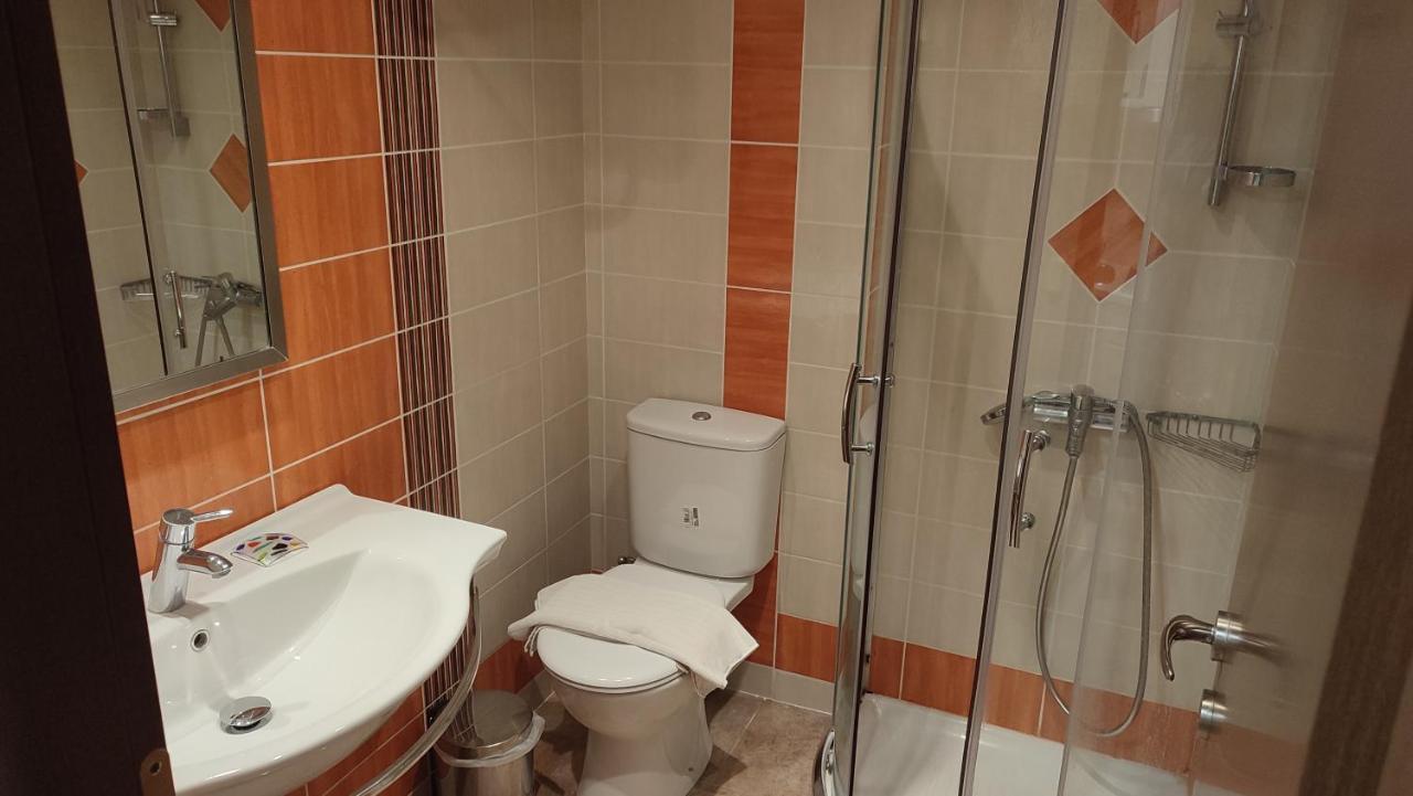 Guesthouse Michobeis Kamarina Bagian luar foto